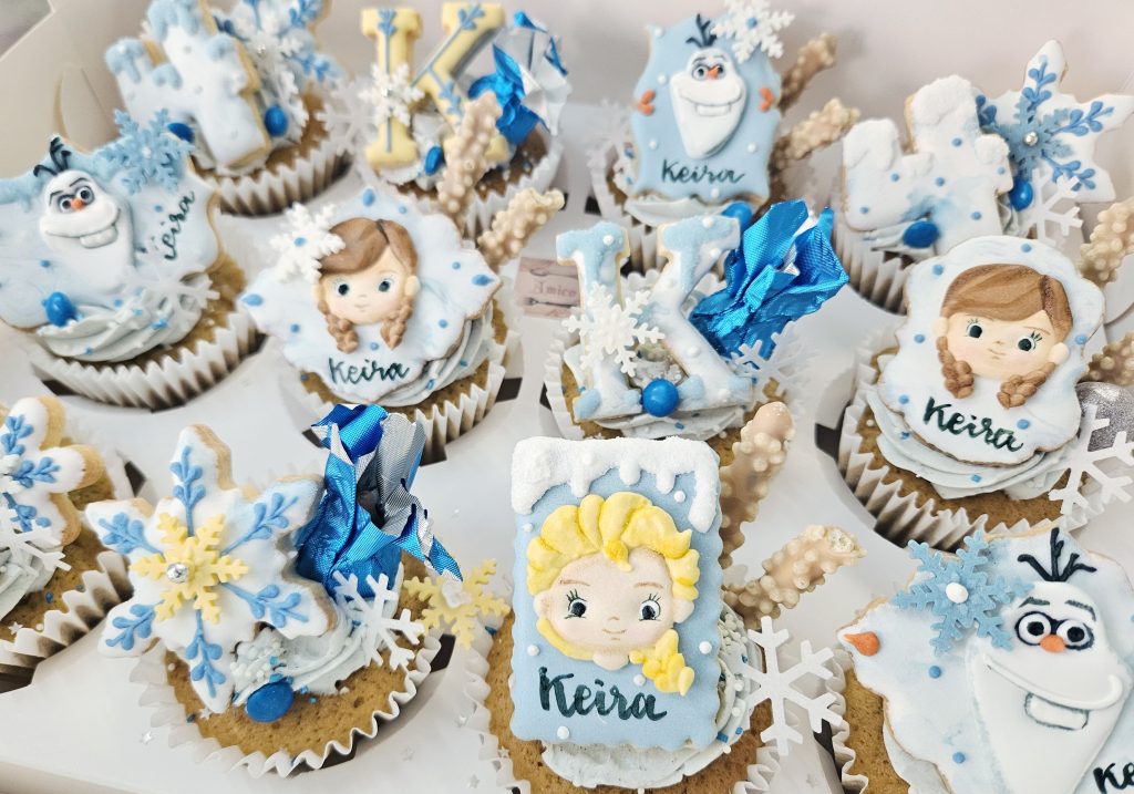 Frozen生日cupcake訂製Elsa Anna 冰雪奇緣睇得又食得好味驚喜勁靚手工推介